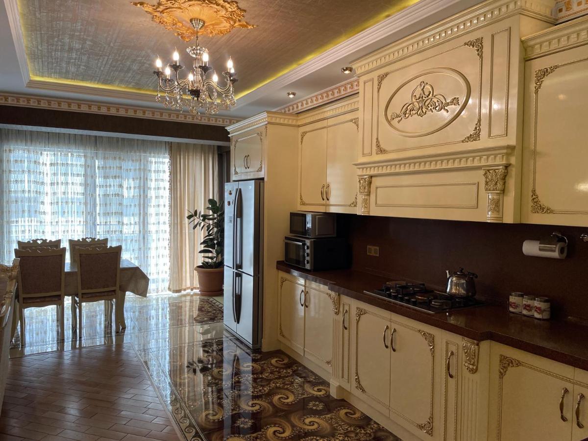 Park Azure Louvre Apartment バクー エクステリア 写真