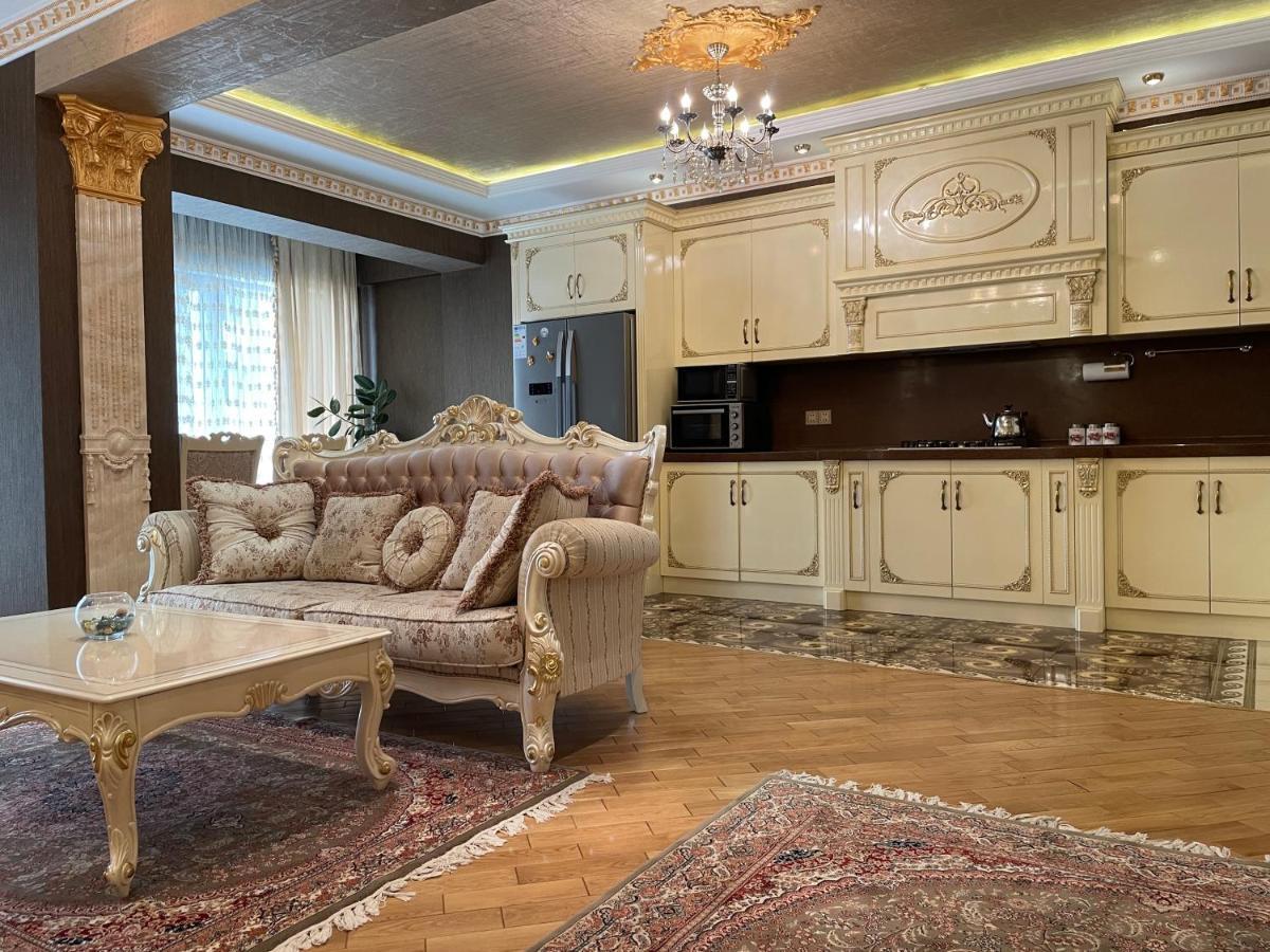 Park Azure Louvre Apartment バクー エクステリア 写真